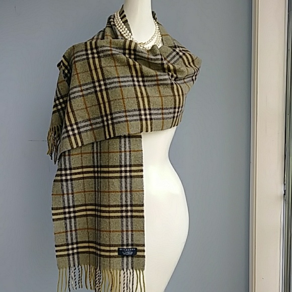 Burberry Accessories - Luxury Burberry Lambswool Scarf!